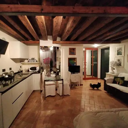 Suite Ai Leoni-2
